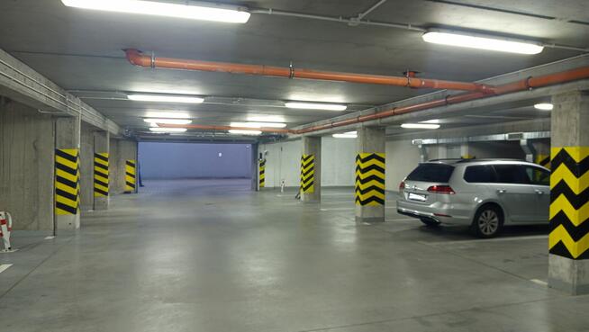 Na wynajem miejsce postojowe, garaż ul. Jasielska 12F
