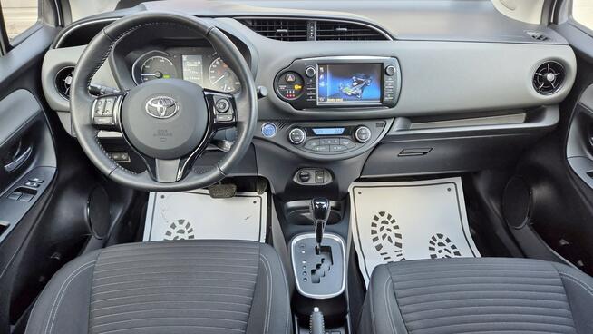Toyota Yaris Hybrid 100 KM , Premium E-Cvt, Nawigacja,Salon PL,I WŁ,Serwis ASO,
