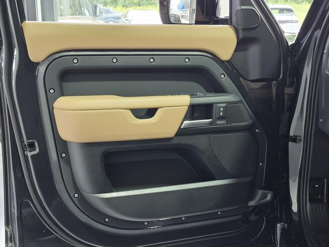 Defender 3.0D I6 350KM AWD Auto X-Dynamic HSE 130 / Salon Polska