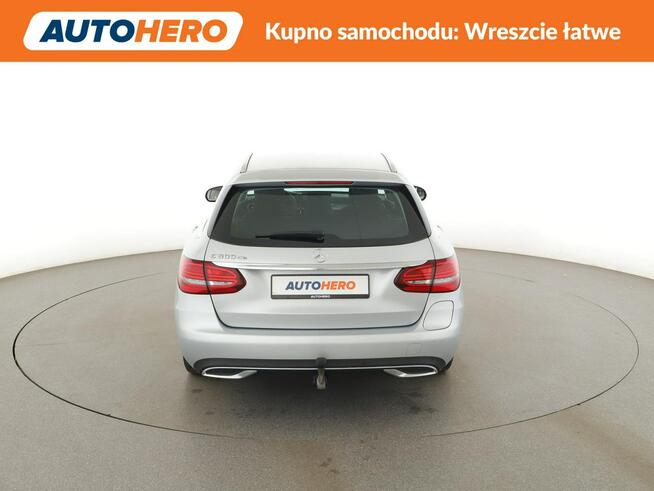 Mercedes C 300 PHEV full LED navi klima auto grzane fotele kamera i czujniki parkowan