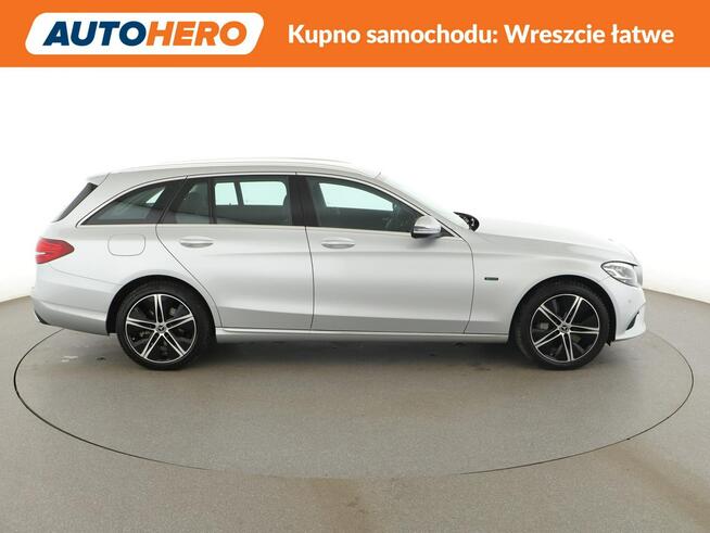 Mercedes C 300 PHEV full LED navi klima auto grzane fotele kamera i czujniki parkowan