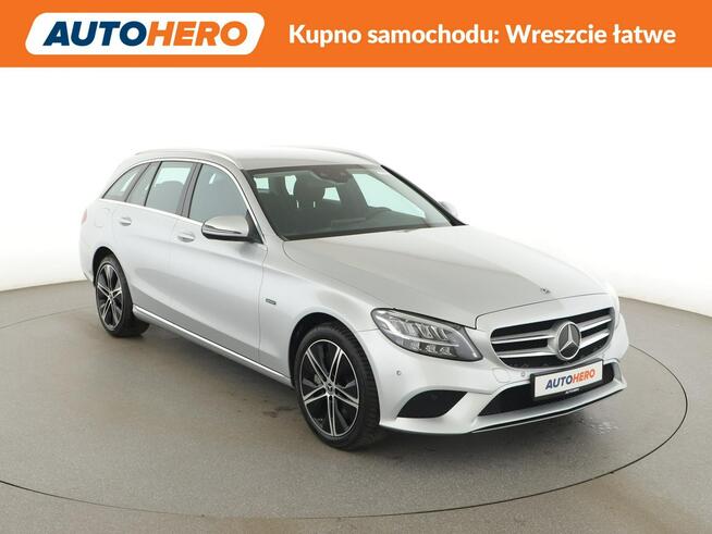 Mercedes C 300 PHEV full LED navi klima auto grzane fotele kamera i czujniki parkowan