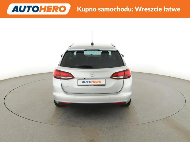 Opel Astra led manual niski przebieg klimatronik pdc grzane fotele