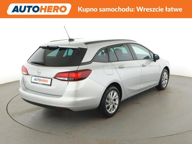 Opel Astra led manual niski przebieg klimatronik pdc grzane fotele