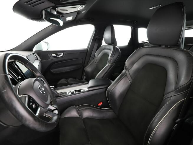 Volvo XC 60 R-Design automat D4 navi kamera grzane fotele alcantara hak LED