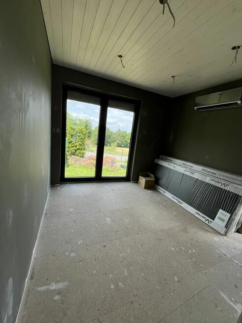 Nowoczesny Dom Typu STODOŁA 124 m² w Lipowej z widokiem na S