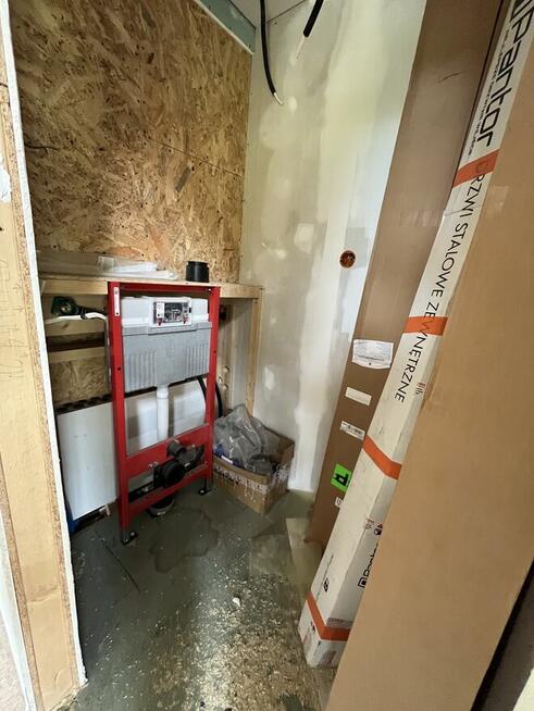 Nowoczesny Dom Typu STODOŁA 124 m² w Lipowej z widokiem na S