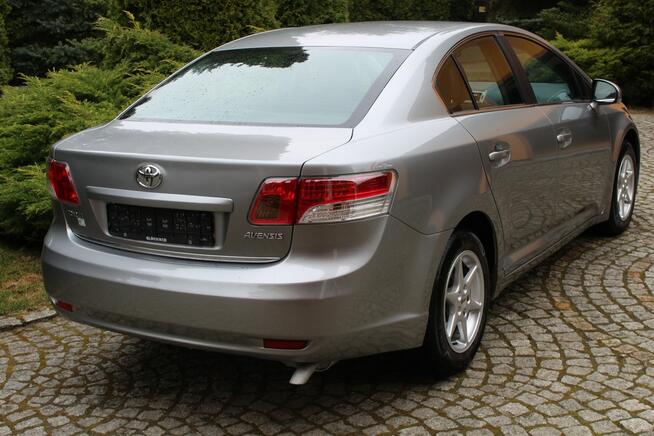 Toyota Avensis 147 KM Benzyna Przebieg 96 tys km Sedan