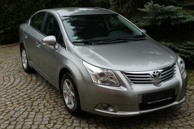 Toyota Avensis 147 KM Benzyna Przebieg 96 tys km Sedan