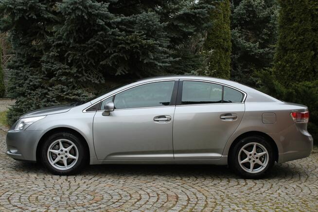 Toyota Avensis 147 KM Benzyna Przebieg 96 tys km Sedan