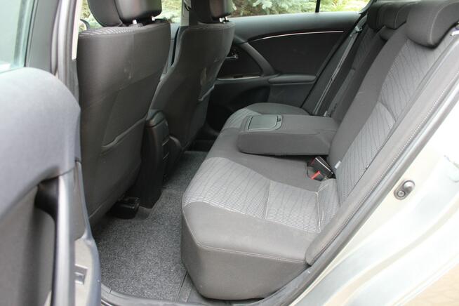 Toyota Avensis 147 KM Benzyna Przebieg 96 tys km Sedan