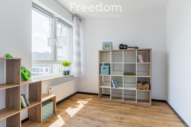 2 pokoje, umeblowane, balkon, garaż, klimatyzacja.