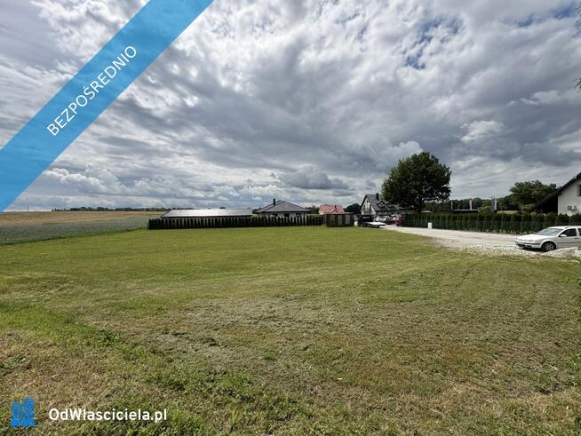 Atrakcyjna działka 800 m² pod dom i usługi | Pełne media | Dwustronny dojazd | Cicha okolica