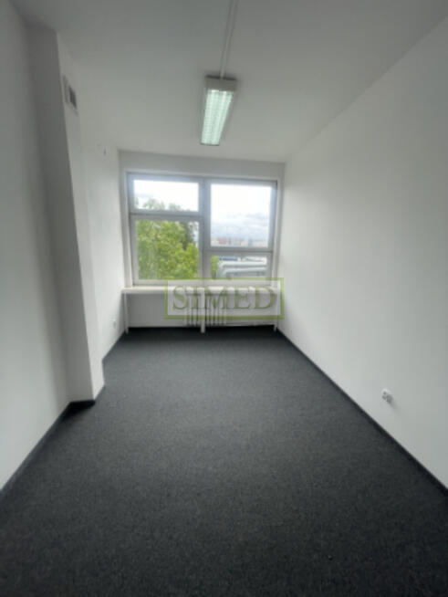 biuro.parking.dostep24h,ochrona,dobry dojazd