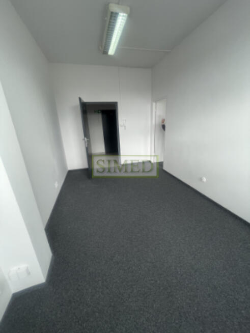 biuro.parking.dostep24h,ochrona,dobry dojazd