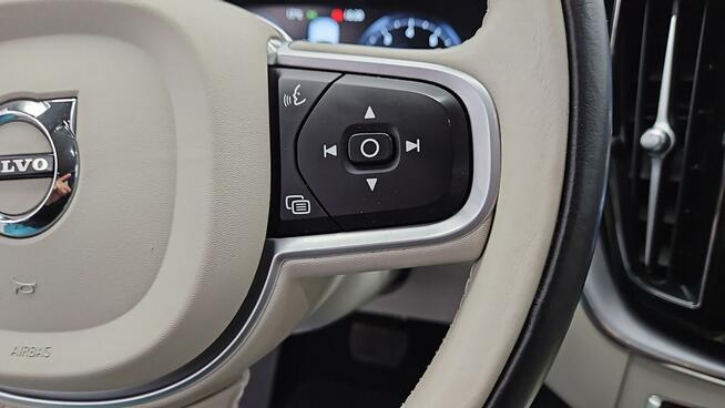Volvo XC 60 B5 B AWD Momentum Pro aut ! Z Polskiego Salonu ! Faktura Vat !