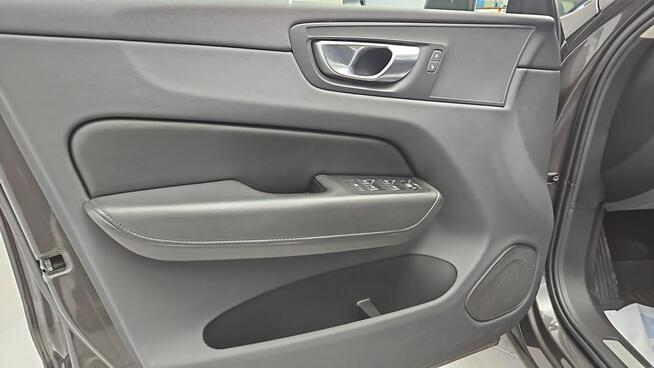 Volvo XC 60 B4 D Core aut ! Z Polskiego Salonu ! Faktura Vat !