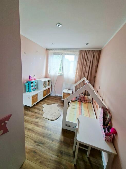 Mieszkanie Tychy F, Edukacji