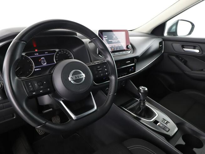 Nissan Qashqai mHEV full LED klima auto kamera i czujniki parkowania
