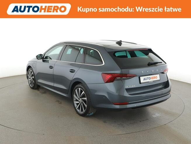 Škoda Octavia FV23% Style PHEV panorama virtual HUD grzane fotele navi kamera ACC cl