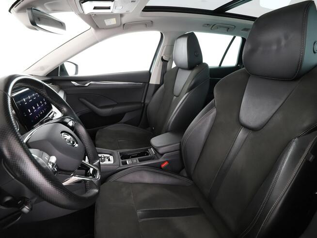 Škoda Octavia FV23% Style PHEV panorama virtual HUD grzane fotele navi kamera ACC cl