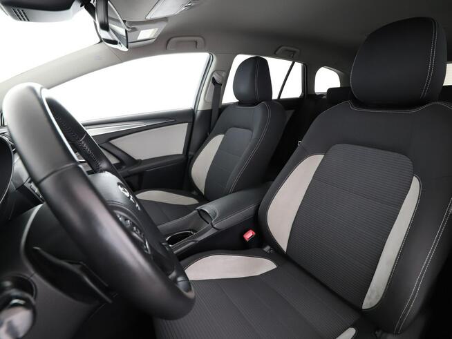 Toyota Avensis automat navi kamera grzane fotele tempomat
