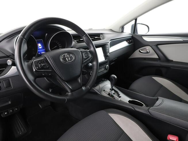 Toyota Avensis automat navi kamera grzane fotele tempomat