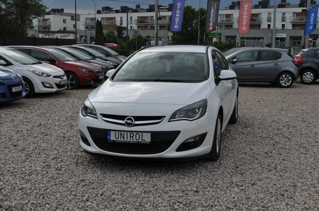 Opel Astra Sports Tourer Klimatyzacja Nawigacja Czujniki Parkowania Ksenony