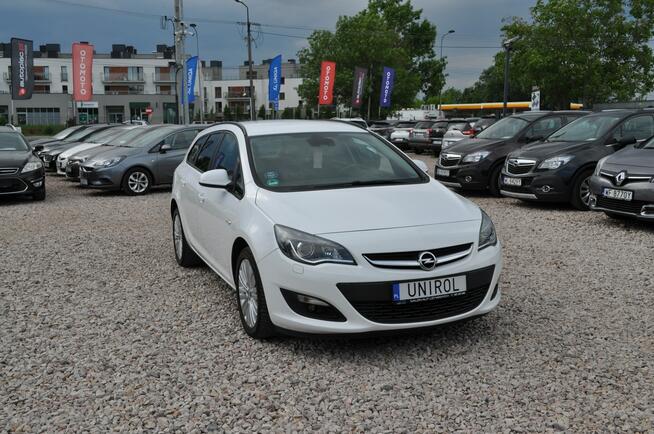 Opel Astra Sports Tourer Klimatyzacja Nawigacja Czujniki Parkowania Ksenony