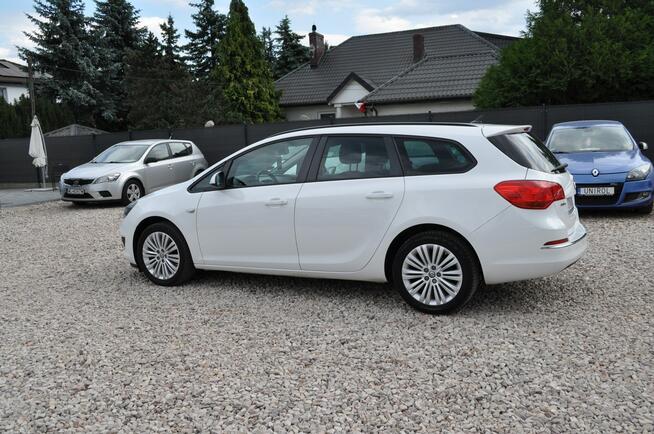 Opel Astra Sports Tourer Klimatyzacja Nawigacja Czujniki Parkowania Ksenony