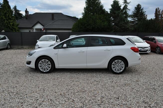 Opel Astra Sports Tourer Klimatyzacja Nawigacja Czujniki Parkowania Ksenony