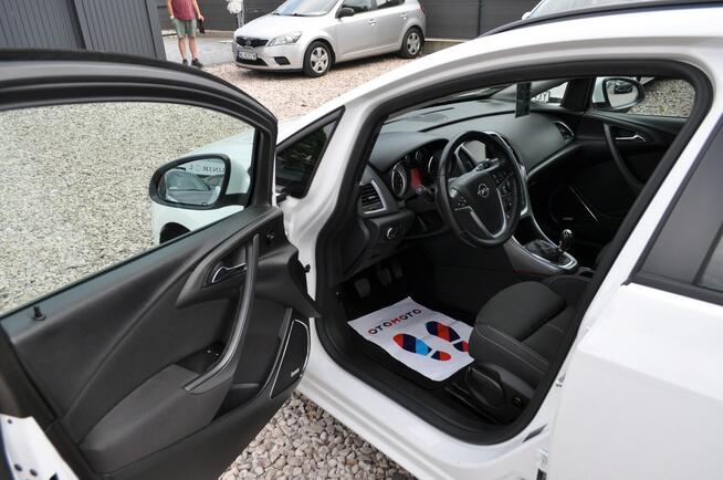 Opel Astra Sports Tourer Klimatyzacja Nawigacja Czujniki Parkowania Ksenony