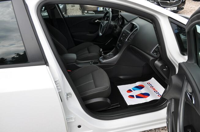 Opel Astra Sports Tourer Klimatyzacja Nawigacja Czujniki Parkowania Ksenony