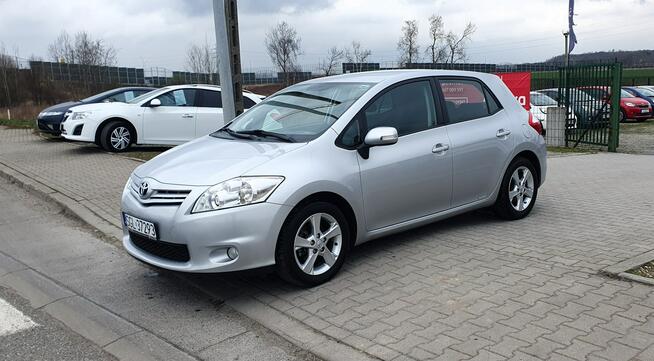 Toyota Auris 6 biegów/Tempomat/Hak/Alufelgi/Klimatronik 2-strefowy