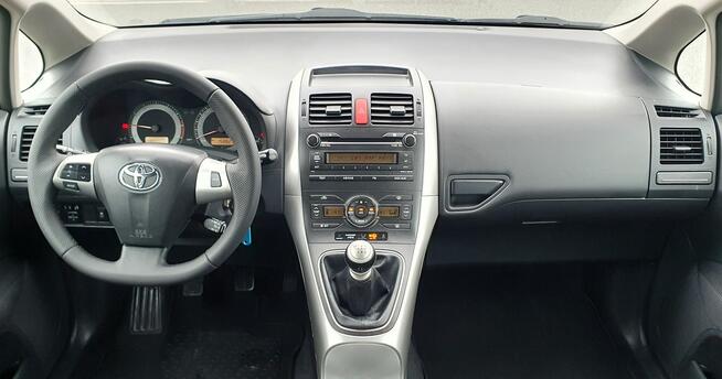 Toyota Auris 6 biegów/Tempomat/Hak/Alufelgi/Klimatronik 2-strefowy