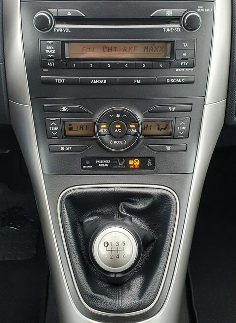 Toyota Auris 6 biegów/Tempomat/Hak/Alufelgi/Klimatronik 2-strefowy
