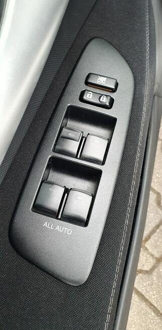 Toyota Auris 6 biegów/Tempomat/Hak/Alufelgi/Klimatronik 2-strefowy