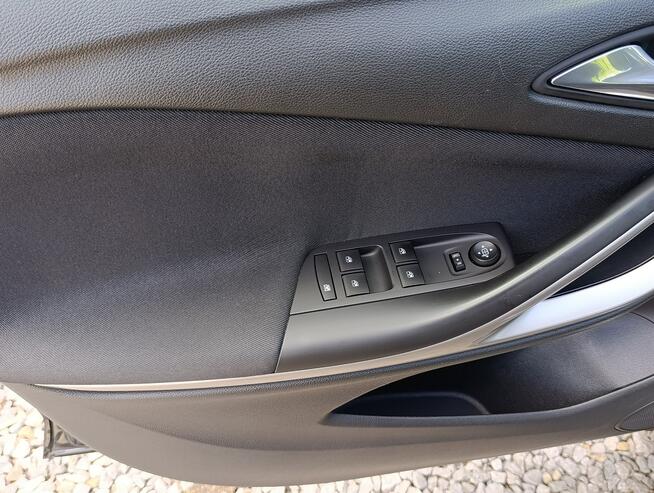 Opel Astra Kamera ,Navigacja. Grzana kierownica