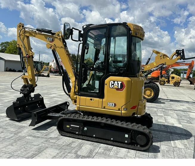 FABRYCZNIE NOWY CAT 303 CR