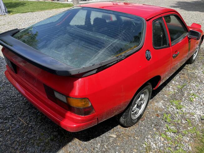 PORSCHE 924