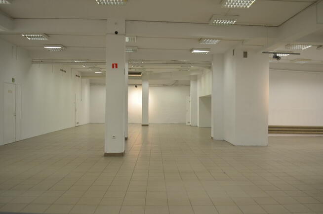 Lokal handlowo-usługowy 700 m² Koło parter od zaraz (możliwy