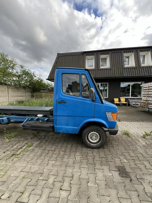 Mercedes 308 Autko