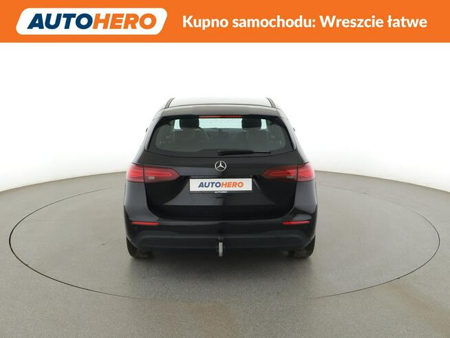 Mercedes B 180 mHEV automat full LED navi MBUX Premium kamera cofania el. klapa grzan