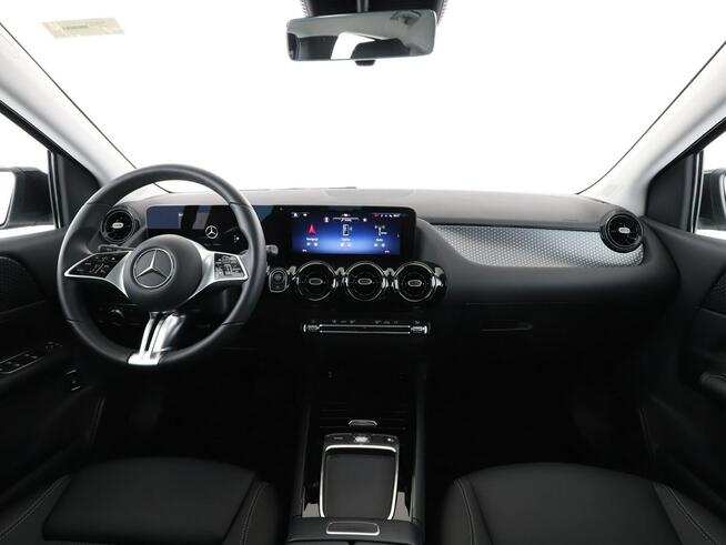 Mercedes B 180 mHEV automat full LED navi MBUX Premium kamera cofania el. klapa grzan