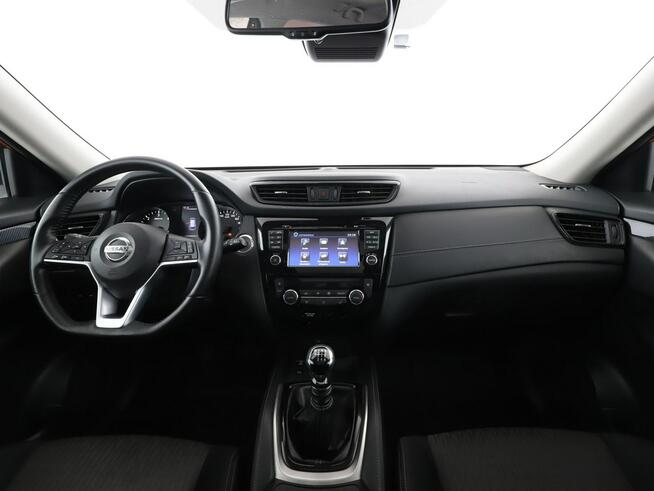 Nissan X-Trail 4x4 panorama navi klima auto kamery 360 hak
