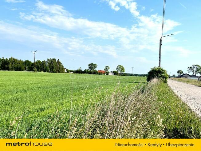 Działka budowlana 13 km od morza koło Kołobrzegu.