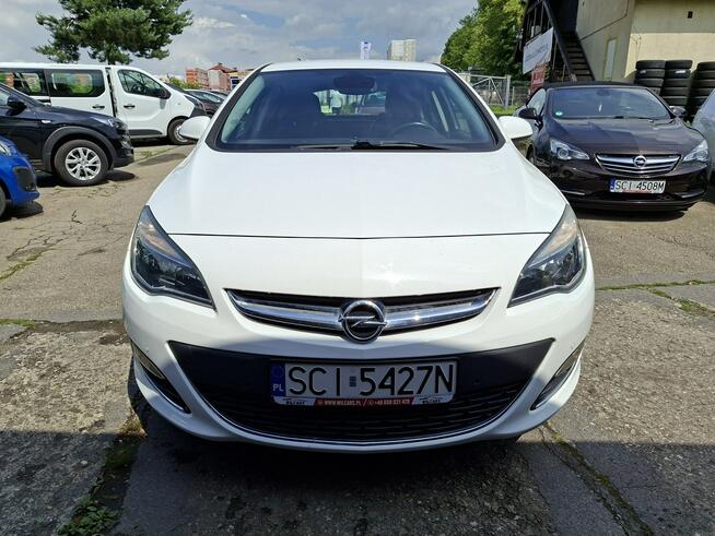 Opel Astra Klimatyzacja automatyczna 2-stref, Bluetooth, AUX, USB, PDC 2x