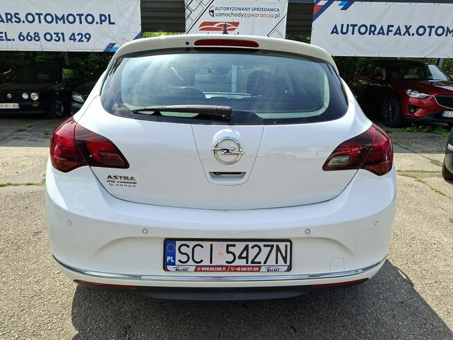 Opel Astra Klimatyzacja automatyczna 2-stref, Bluetooth, AUX, USB, PDC 2x