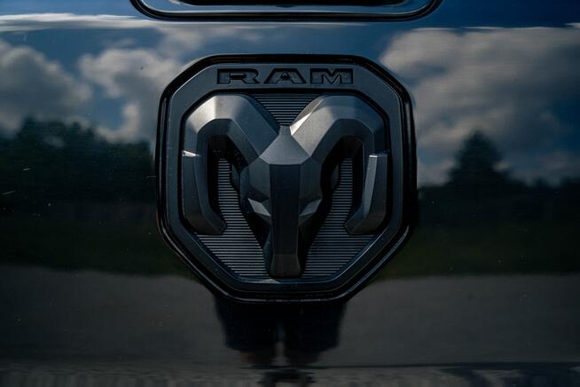 RAM 1500 5.7 V8 HEMI Big Horn FV23%