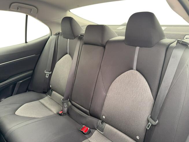 Toyota Camry 2.5 Hybrid Comfort CVT Sedan